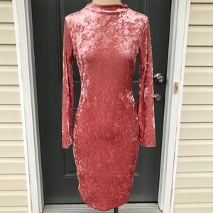 Mauve Crush Velvet Fitted Midi Dress